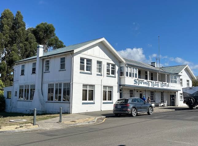 Spring Bay Hotel