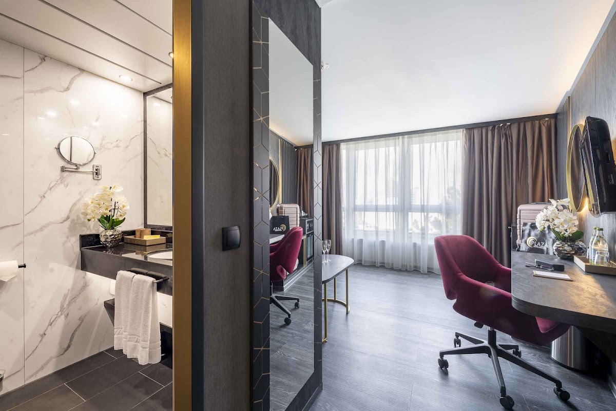 Golden Tulip Hotel 3