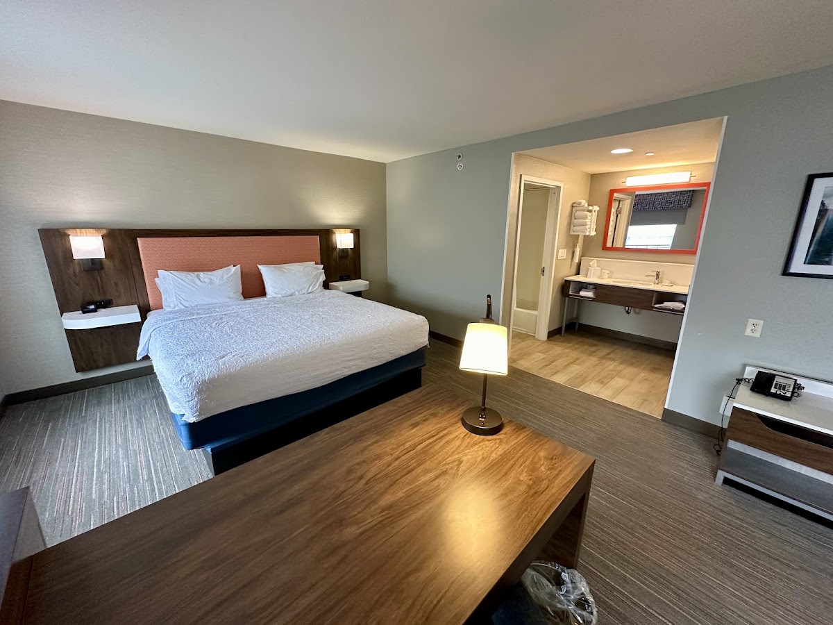 Hampton Inn & Suites Yonkers Hotel 2