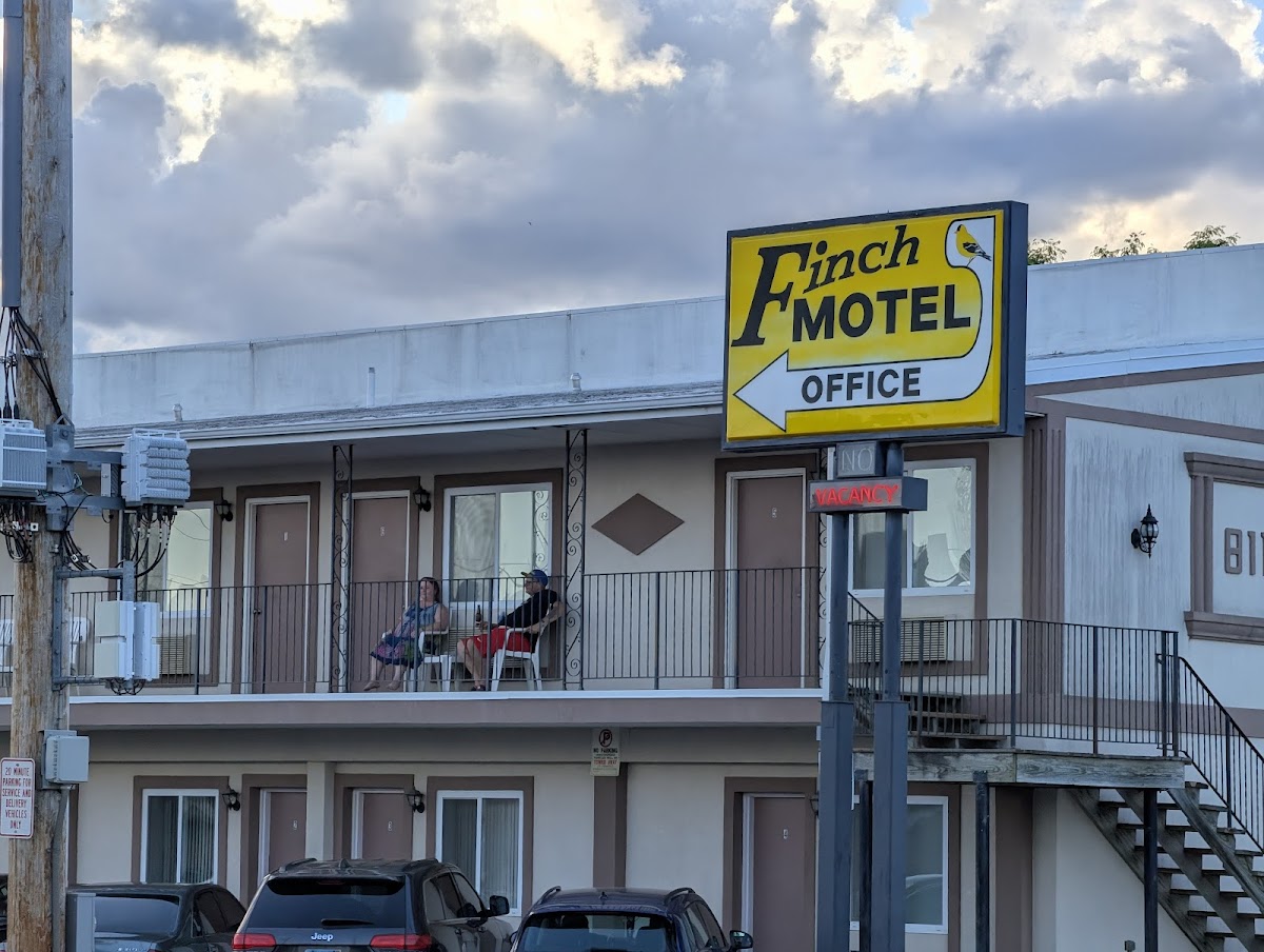 Finch Motel Hotel 3