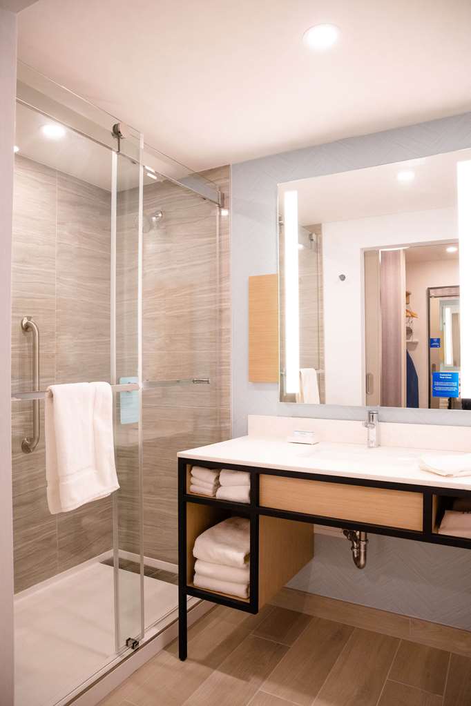 Hilton Garden Inn Sudbury Hotel 2