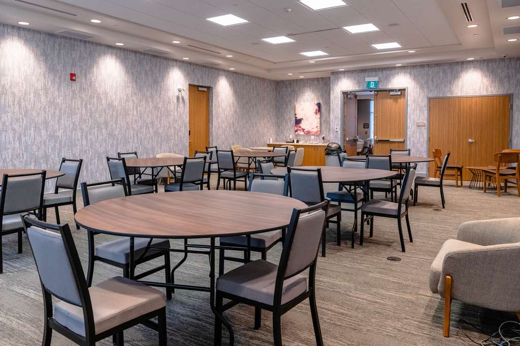 Hilton Garden Inn Sudbury Hotel 3
