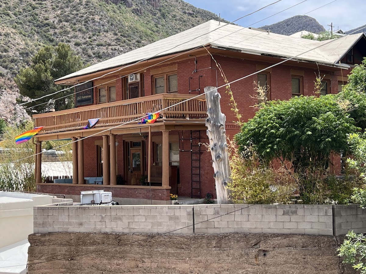 The Oliver House Hotel 3
