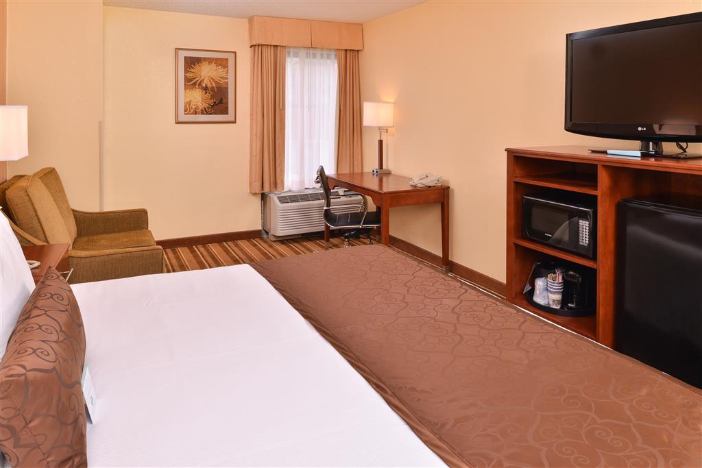 Best Western Plus Richmond Airport Hotel Hotel 2