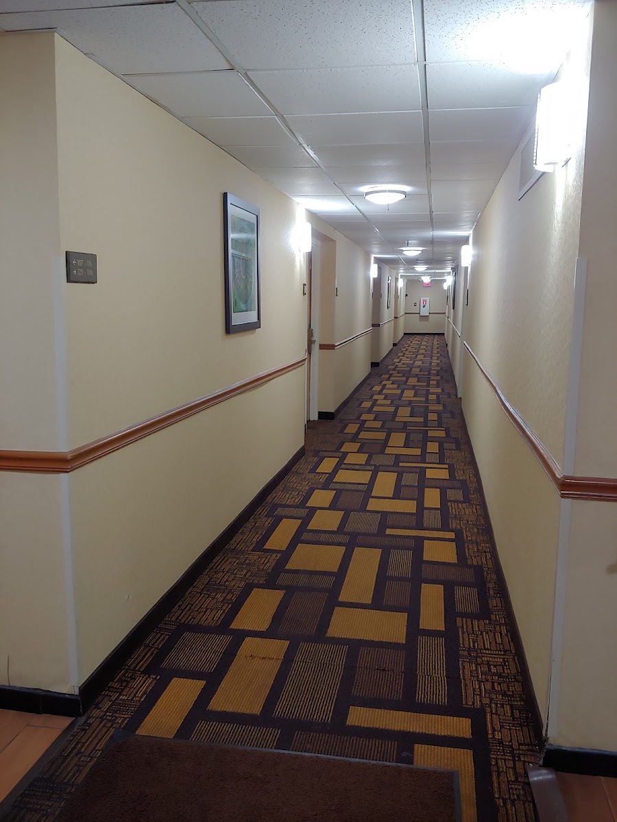 Best Western Plus Richmond Airport Hotel