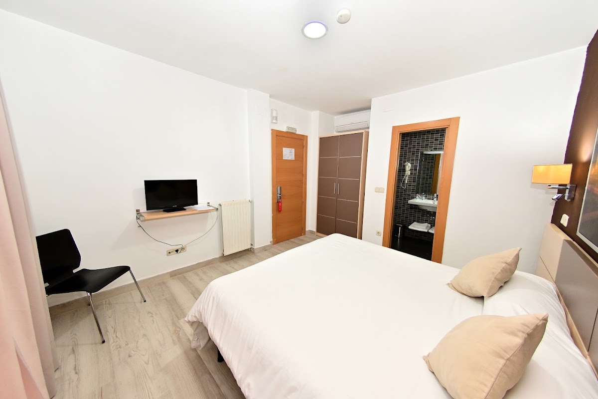 Hostal Falfes Hotel 2