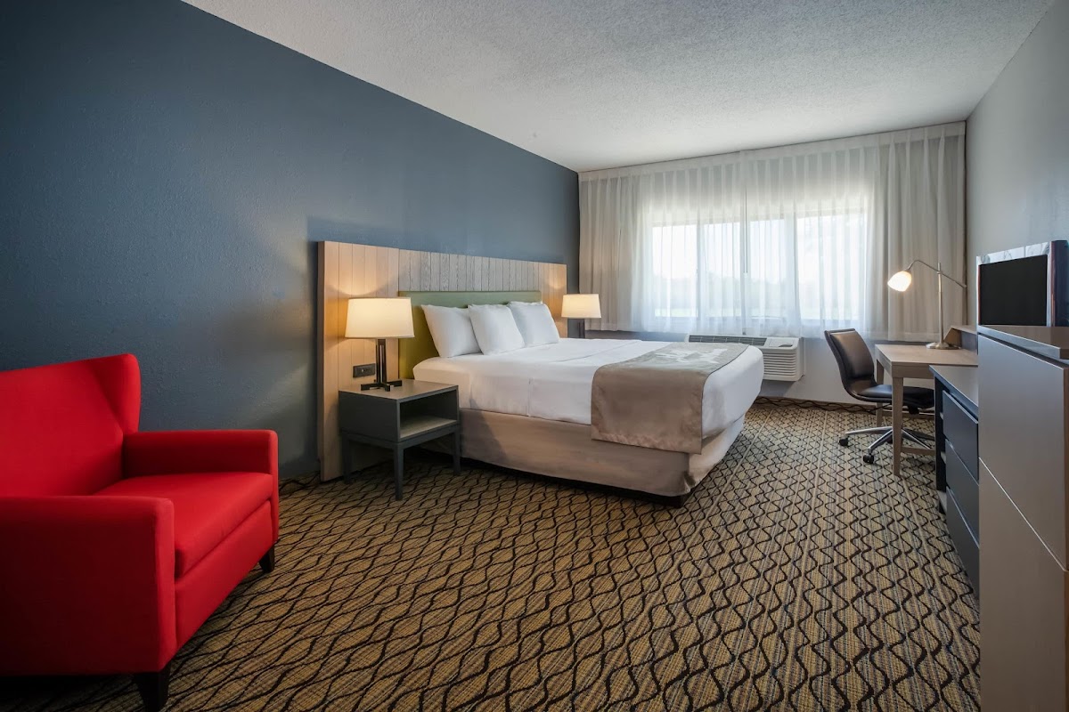 Days Inn & Suites by Wyndham Rochester Hills MI Hotel 2