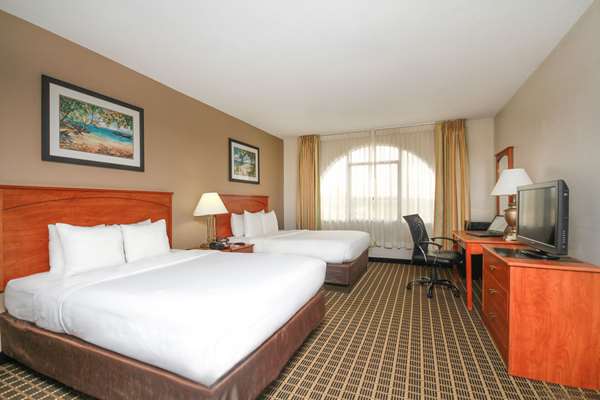 Clarion Inn & Suites Miami International Airport Hotel 2