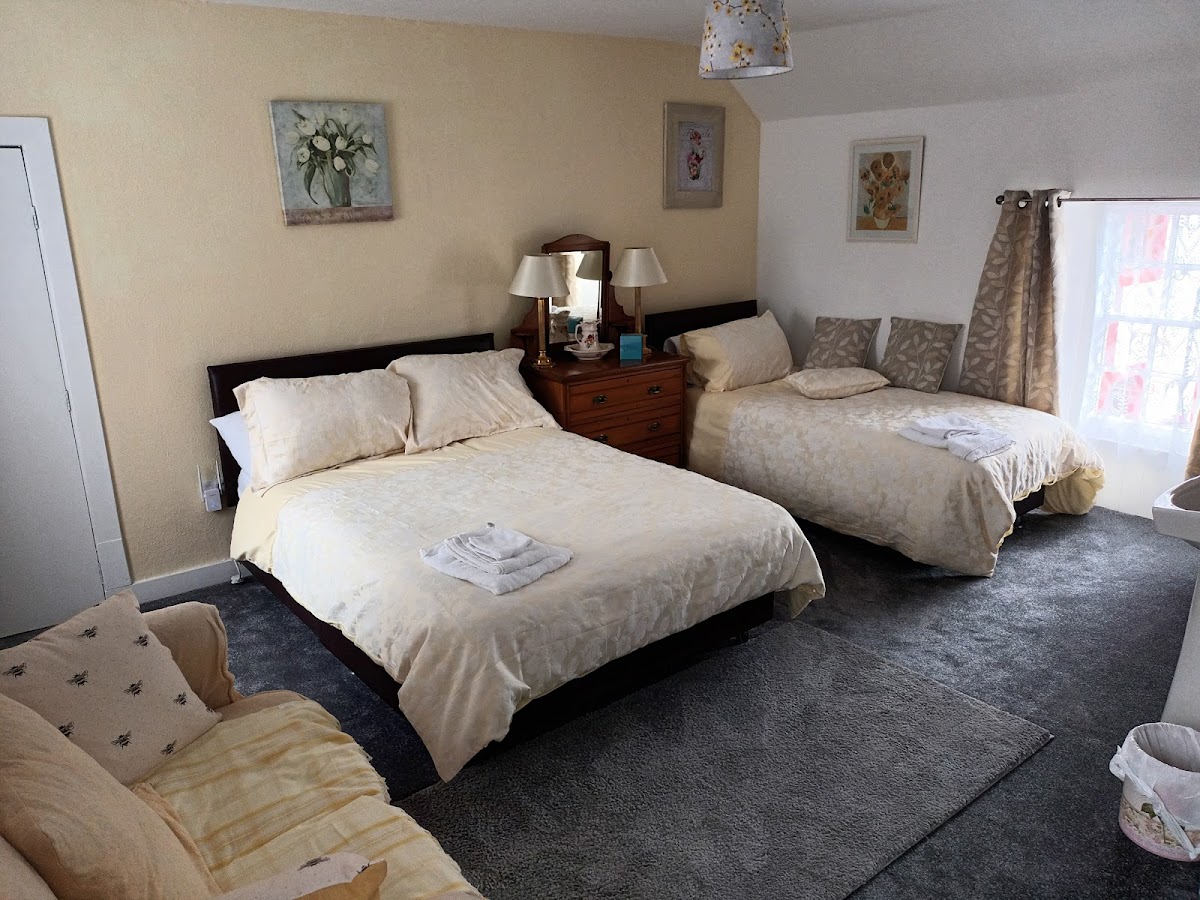 The Fox and Hounds Inn Hotel 2