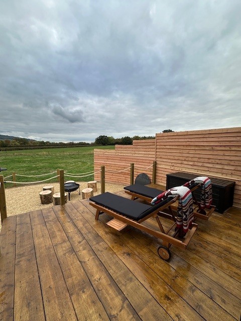 Bredon View Glamping Retreats Hotel 3
