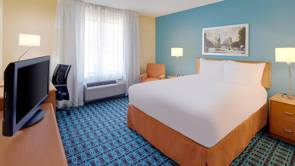 Fairfield by Marriott Inn & Suites Austin-University Area Hotel 2