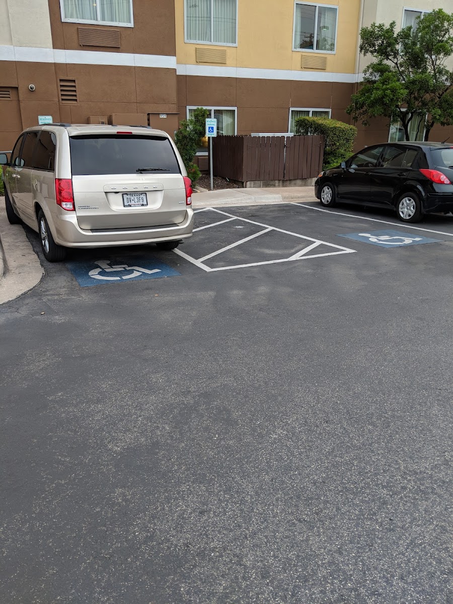 Fairfield by Marriott Inn & Suites Austin-University Area