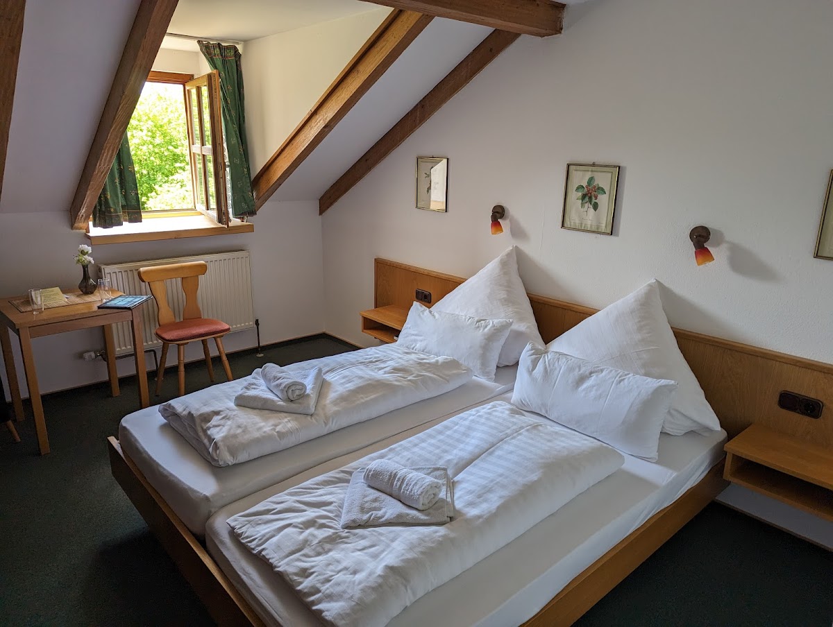 Landgasthof Zum Raben Hotel 2