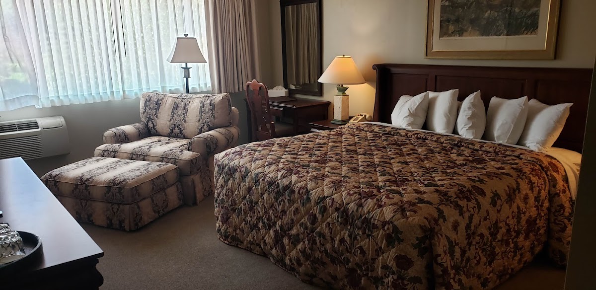Historic Summit Inn Resort Hotel 2