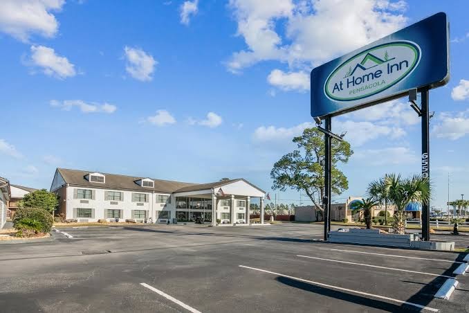 At Home Inn - Pensacola