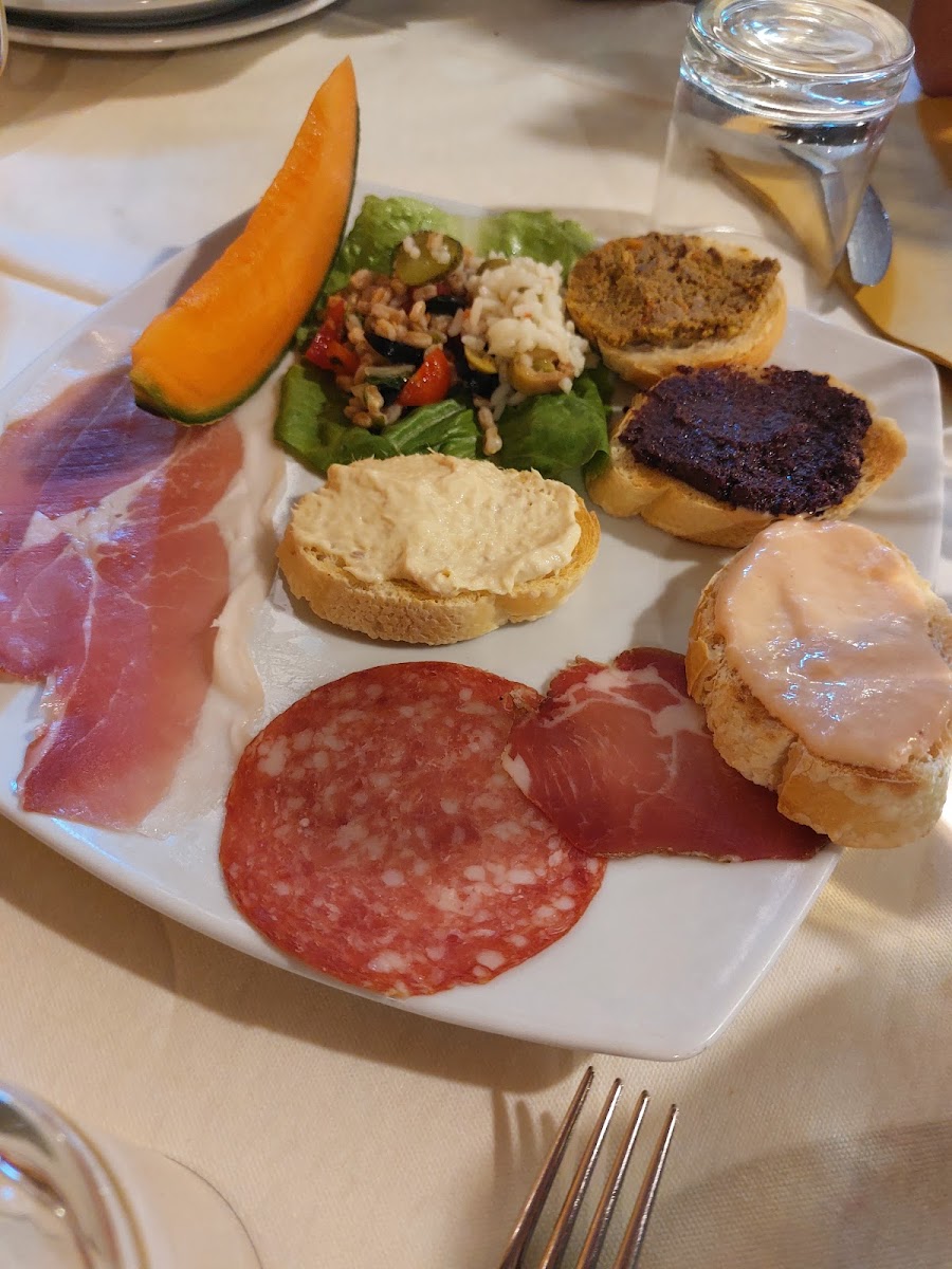 Albergo Ristorante Monte Cucco 'da Tobia'