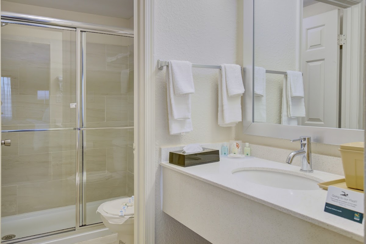 Quality Inn & Suites Suffolk West Hotel 3