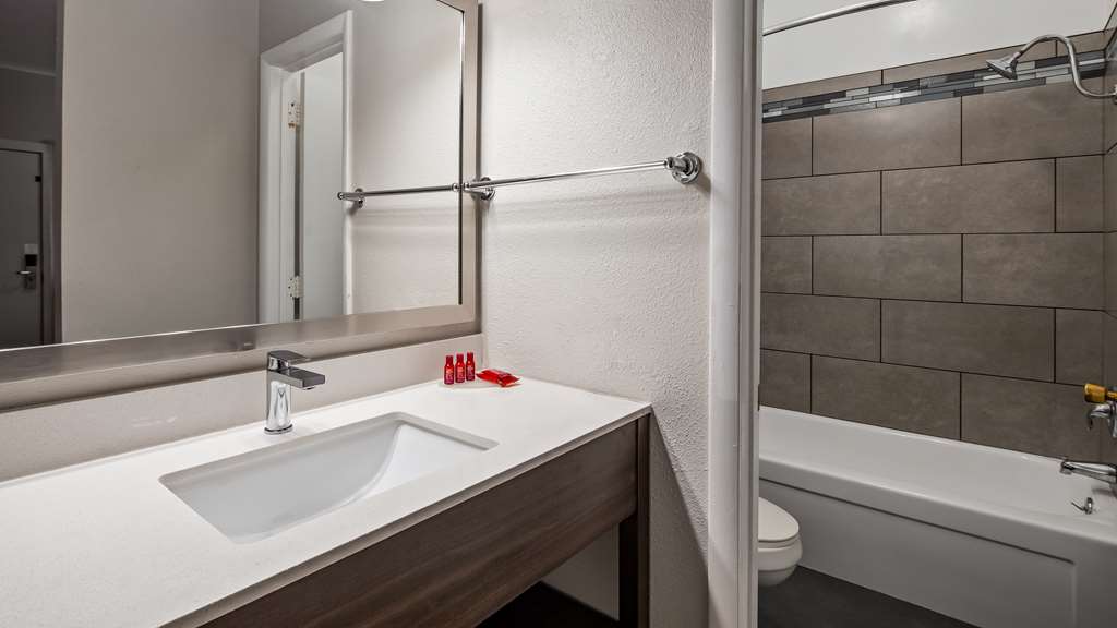 SureStay by Best Western Findlay Hotel 3
