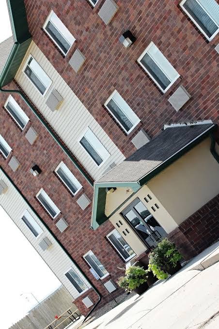 Capri Inn & Suites Hotel 2