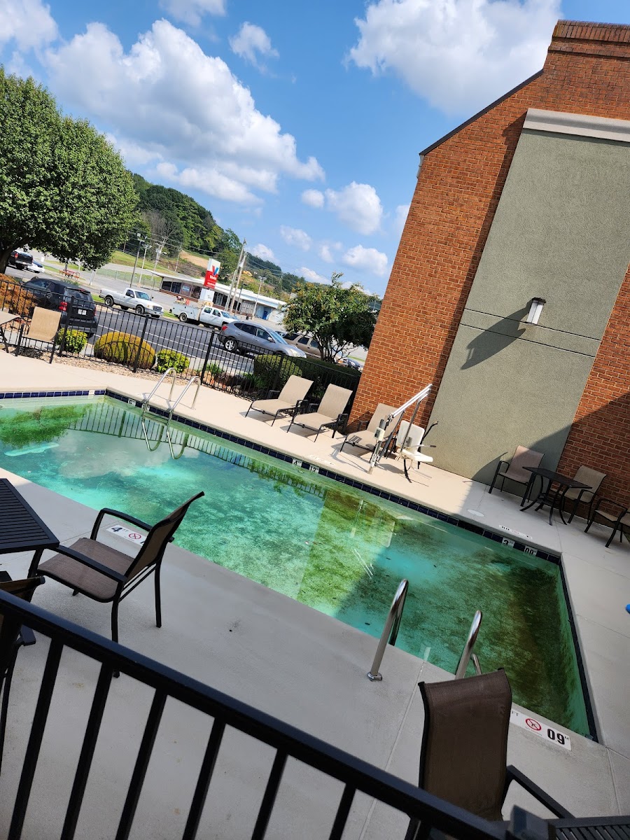 Best Western North Roanoke Hotel 3