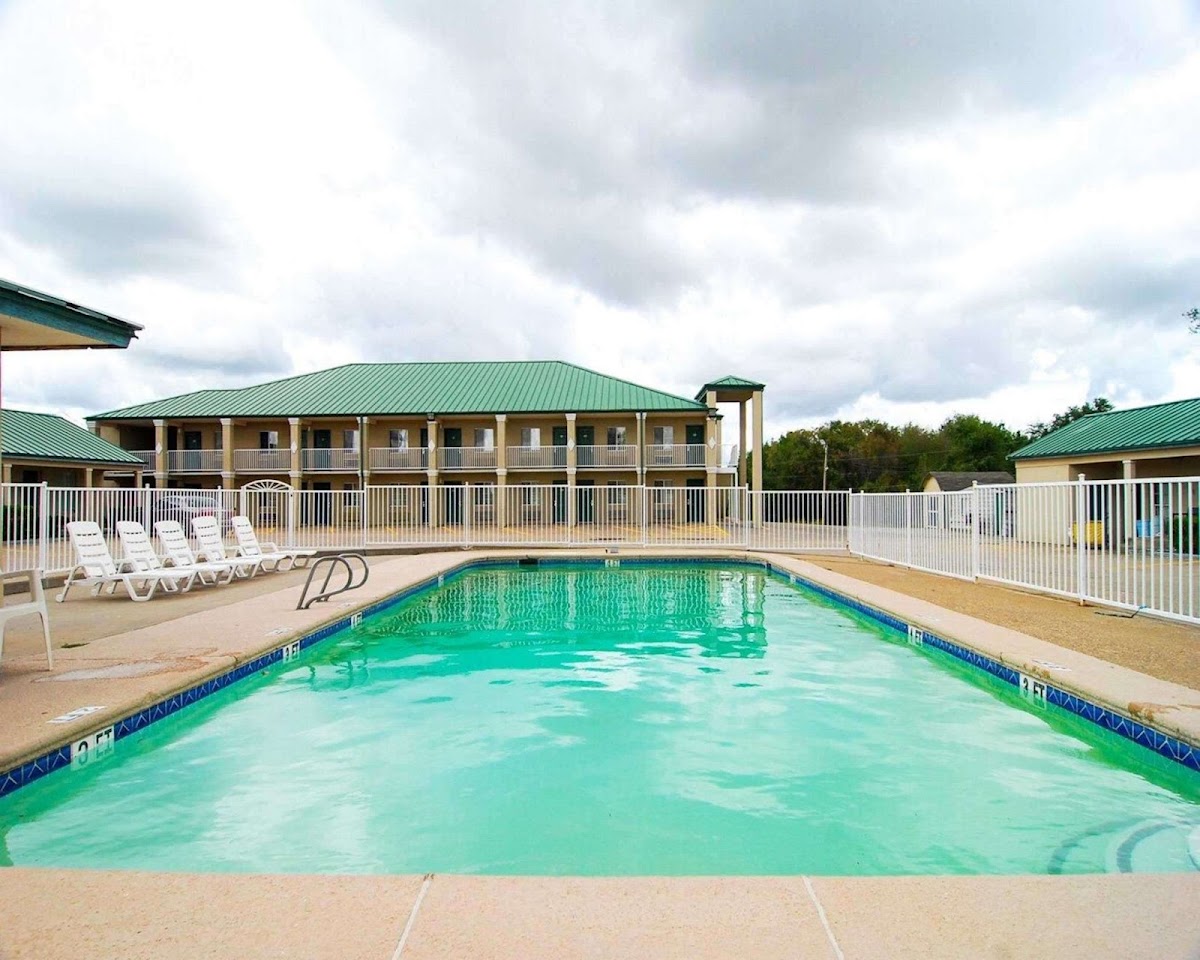 Econo Lodge Bartlesville Hwy 75 Hotel 3