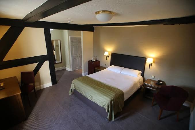 Castle & Ball Hotel