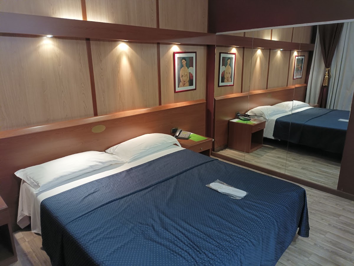 motel ovest Hotel 2