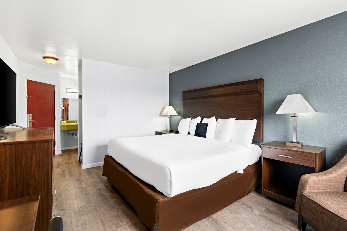 Red Lion Inn & Suites Yakima Hotel 2