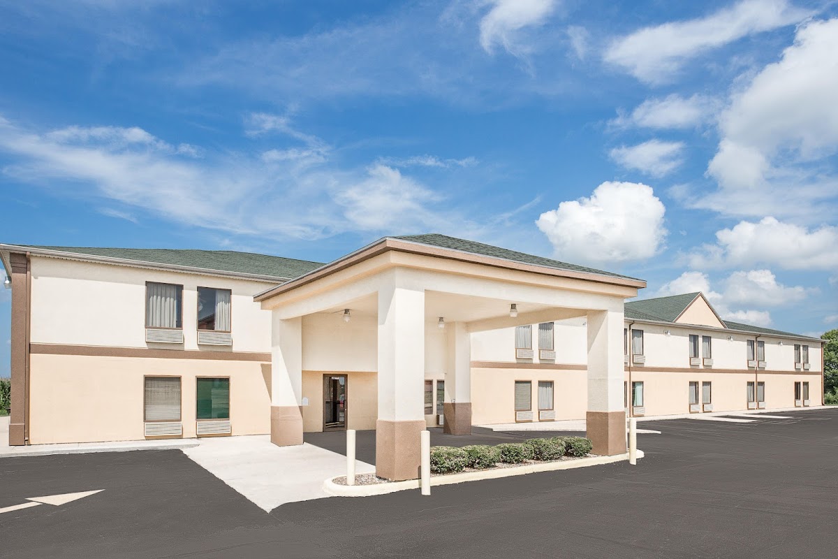 Super 8 by Wyndham Galesburg