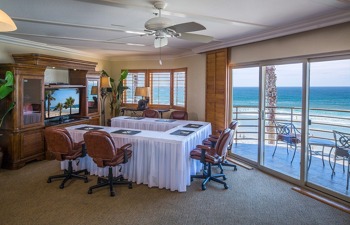 Pacific Terrace Hotel