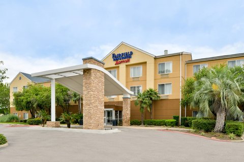 Fairfield by Marriott Inn & Suites Beaumont Hotel 1