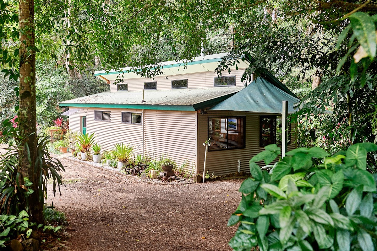 Sharlynn by the River B & B