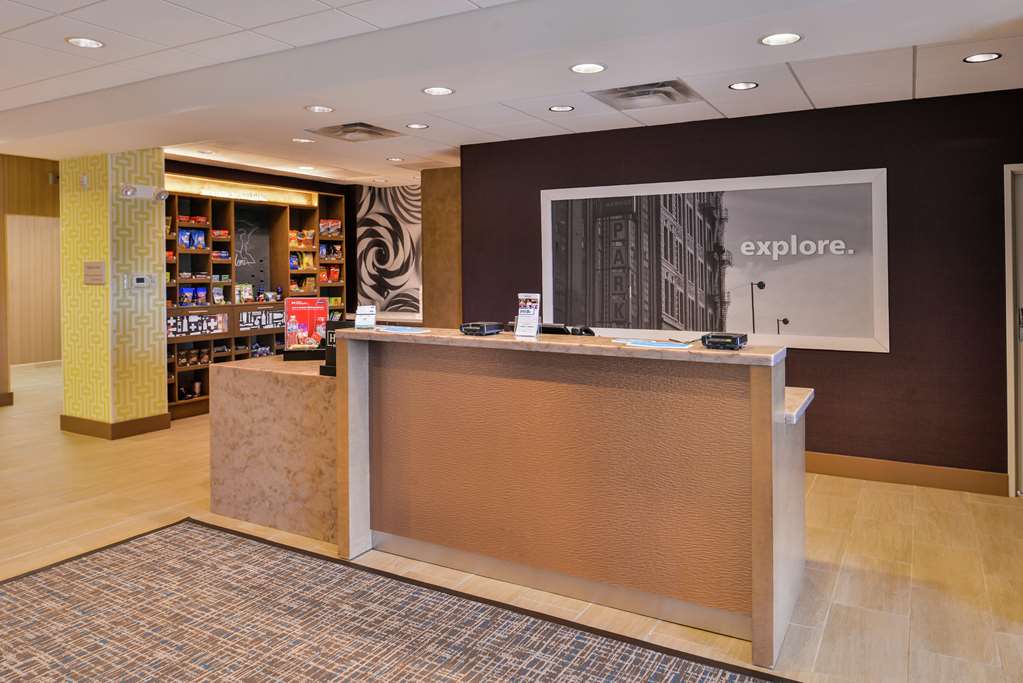 Hampton Inn & Suites St. Paul Oakdale/Woodbury Hotel 2