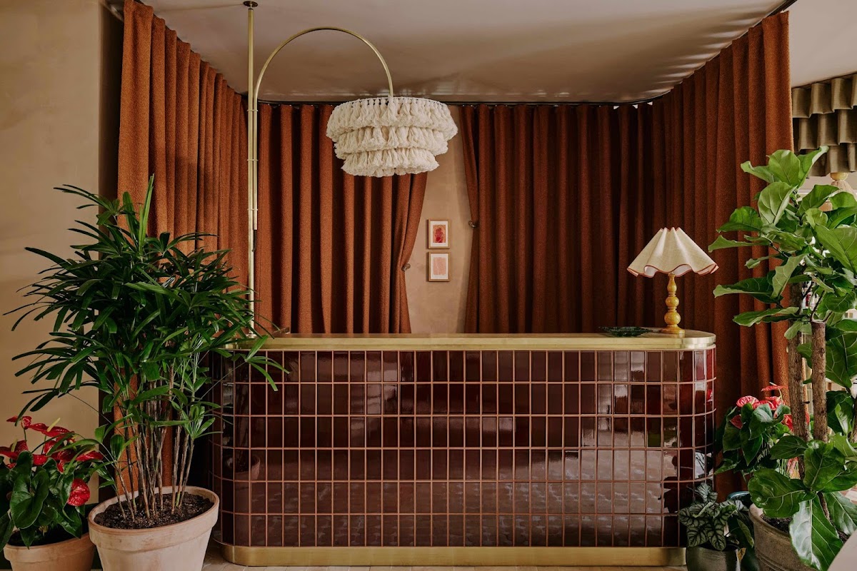 Ember Locke, Kensington Hotel 2