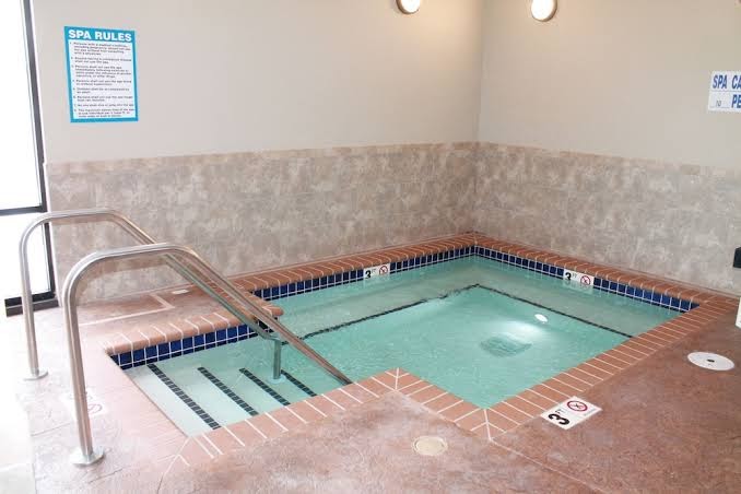 Brookstone Lodge & Suites Hotel 2