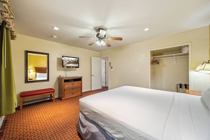 Roundhouse Resort Hotel 3