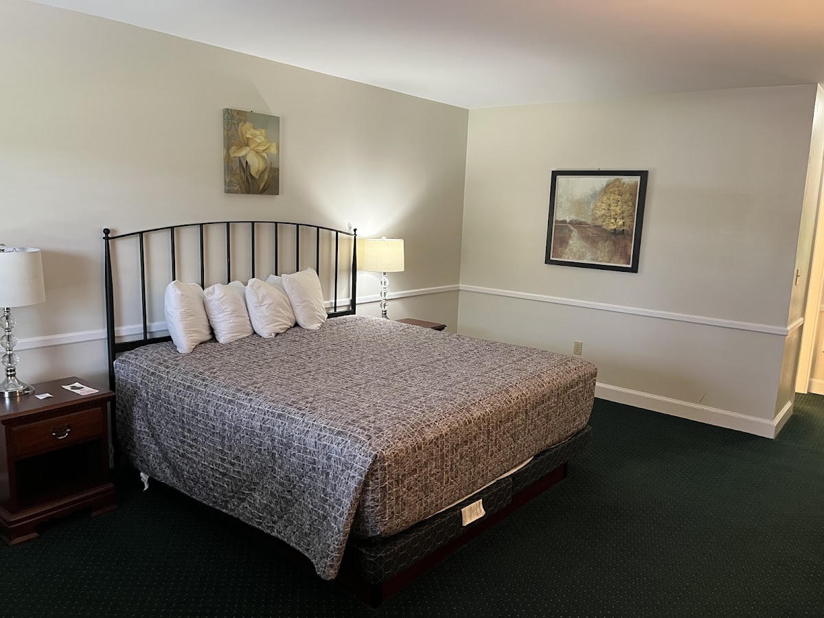 Cedar Crest Inn Hotel 2