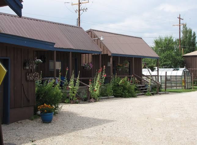 Blue Gables Motel and Coffee Bar