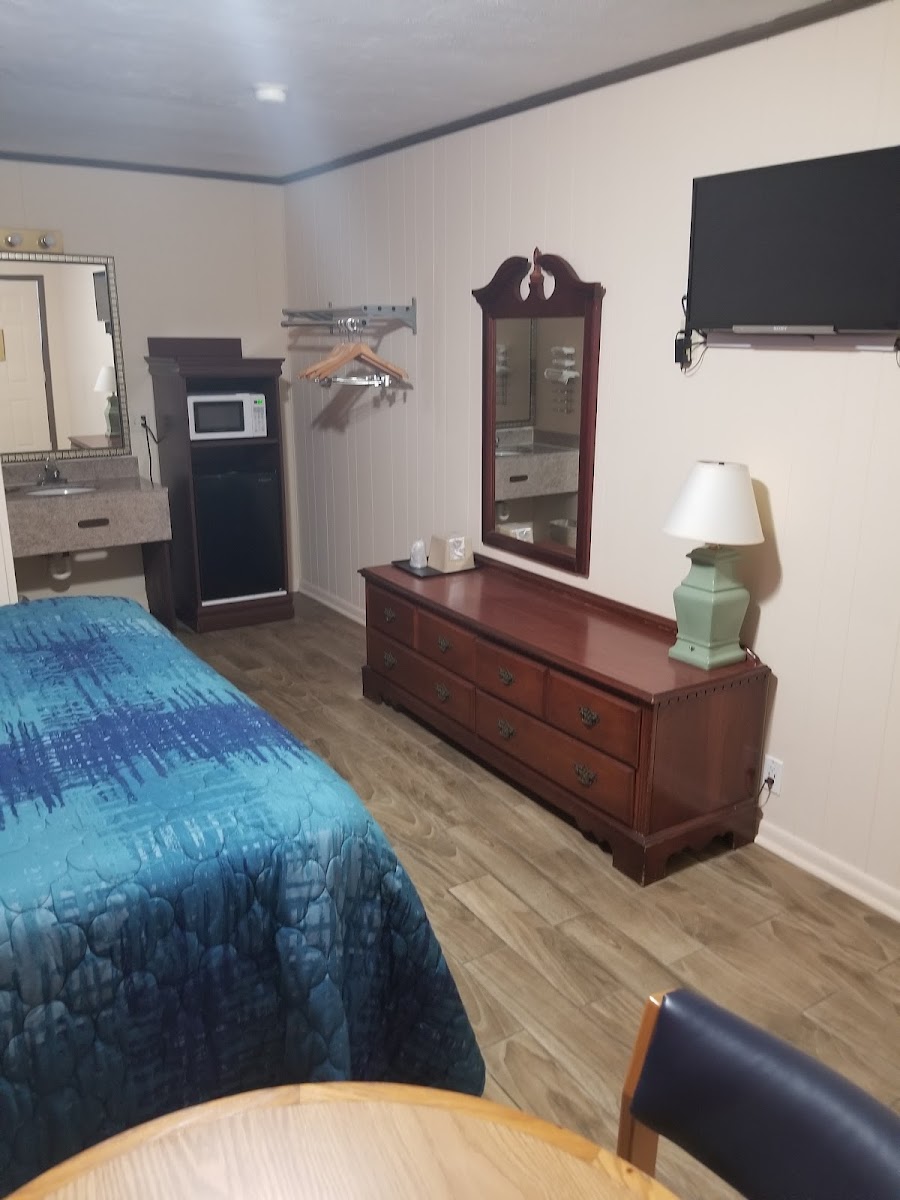 Traveler's Inn Hotel 2