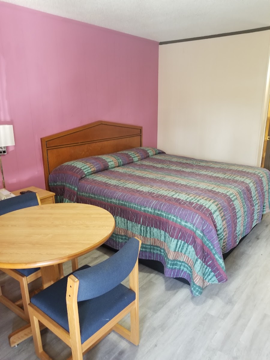 Traveler's Inn Hotel 3