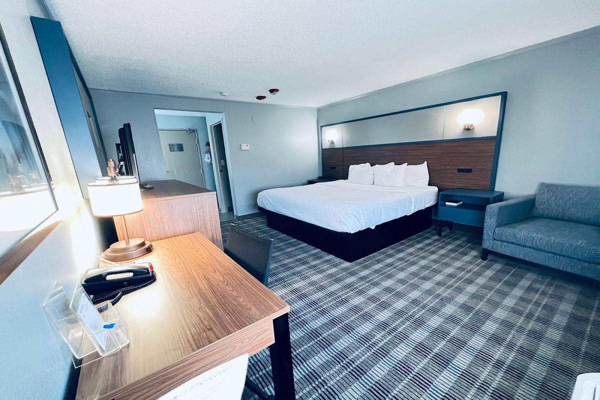 AmericInn by Wyndham Glendale/Milwaukee Hotel 2