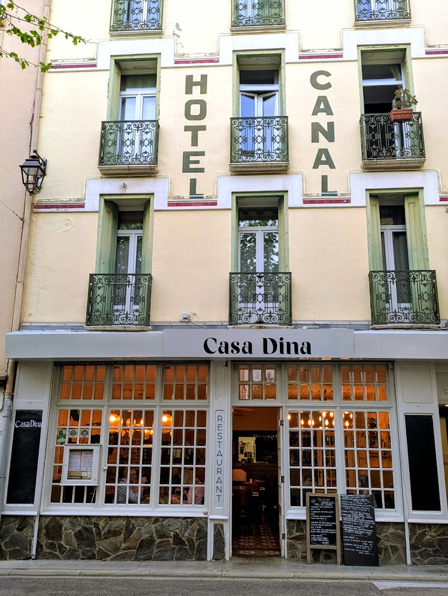 LA CASA DINA