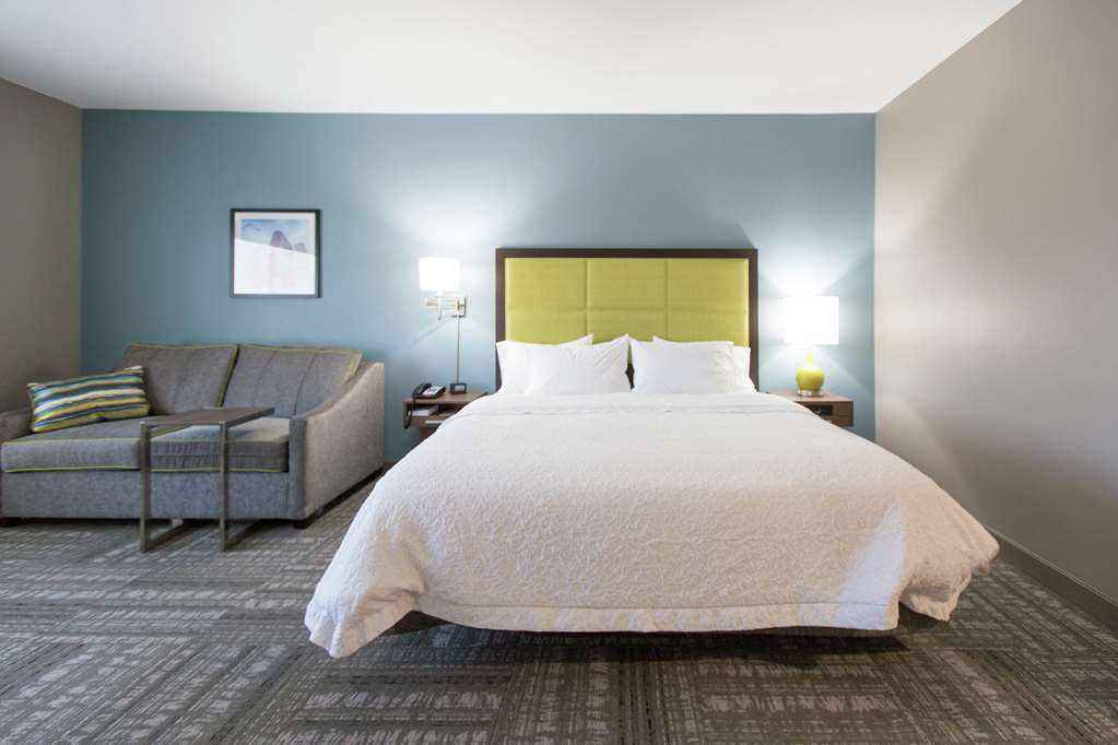 Hampton Inn & Suites Stroud Hotel 2