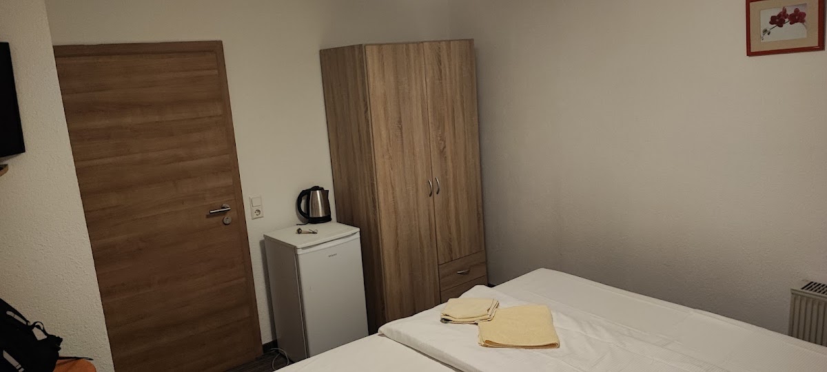 Hotel Garni zur Eisenbahn / Monteurzimmer - Fremdenzimmer Hotel 2