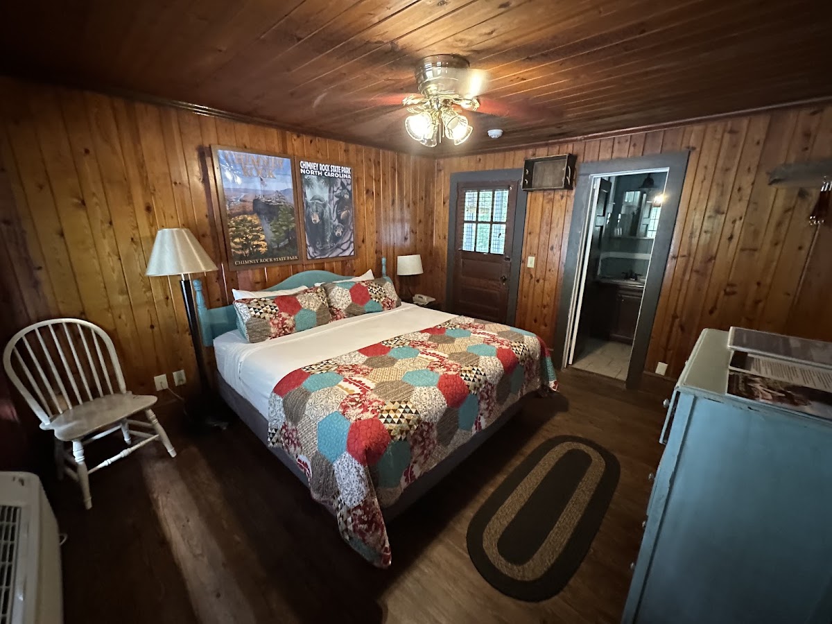 The Riverside Lodge at Chimney Rock Hotel 2