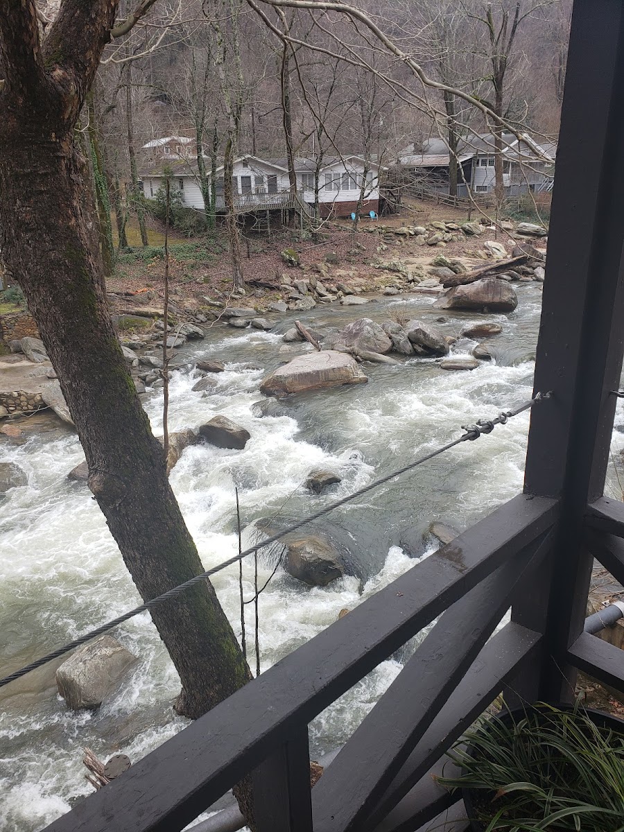 The Riverside Lodge at Chimney Rock Hotel 3