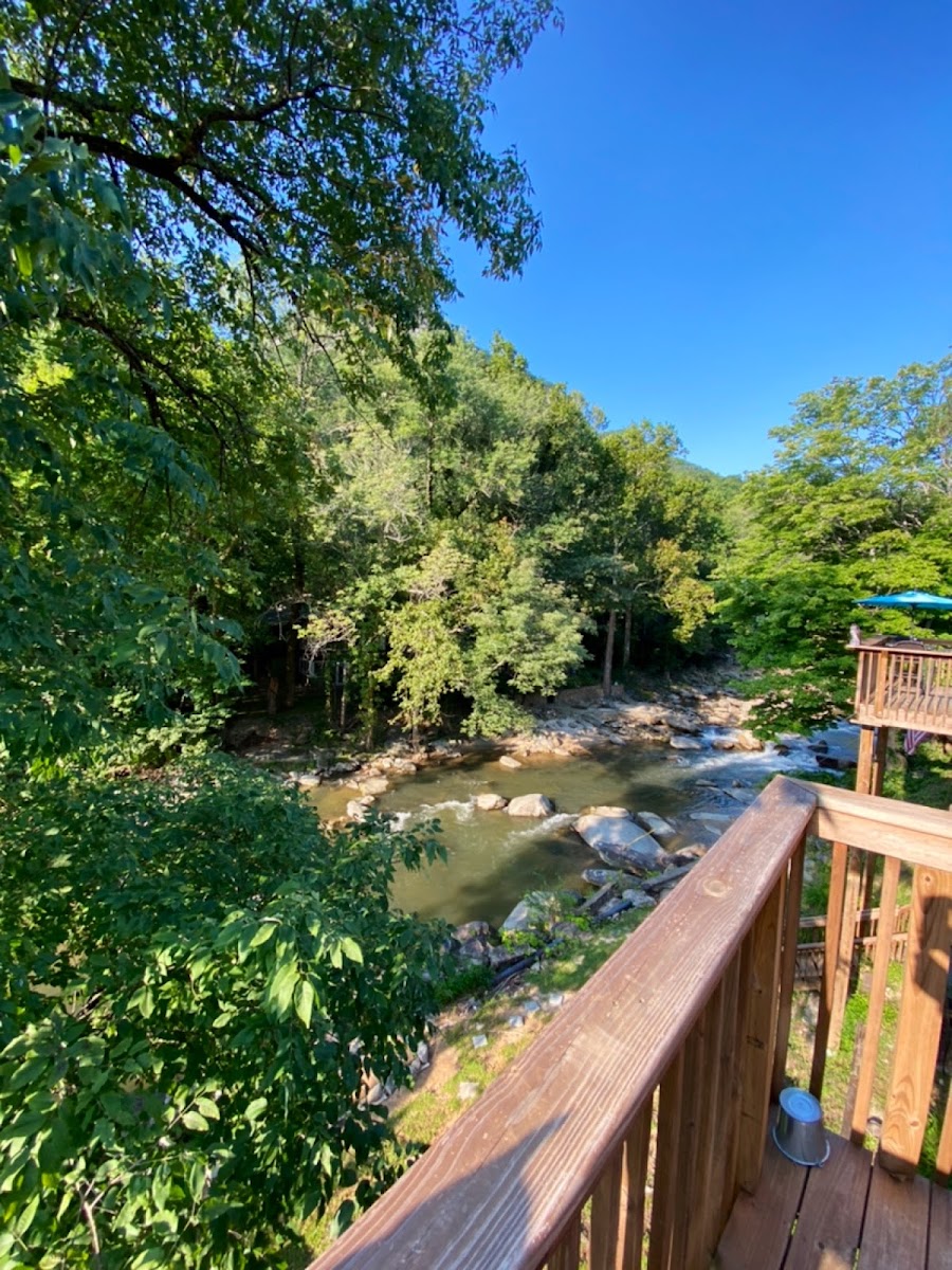 The Riverside Lodge at Chimney Rock
